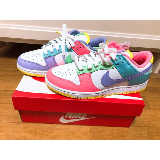 NIKE(ナイキ)の【正規品】24.0 NIKE WMNS DUNK LOW SE CANDY レディースの靴/シューズ(スニーカー)の商品写真