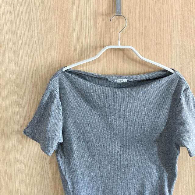 ZARA(ザラ)のzara ボートネックTシャツ レディースのトップス(Tシャツ(半袖/袖なし))の商品写真