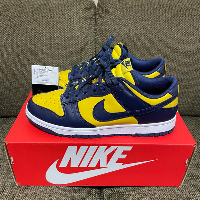 NIKE(ナイキ)のNIKE DUNK LOW RETRO MICHIGAN 28cm ダンク メンズの靴/シューズ(スニーカー)の商品写真