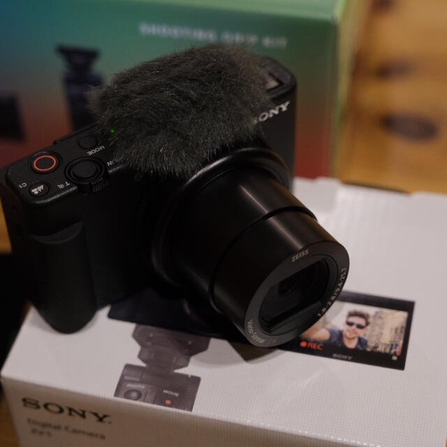 SONY(ソニー)のソニー Vlog用　VLOGCAM シューティンググリップキット ZV-1G スマホ/家電/カメラのカメラ(コンパクトデジタルカメラ)の商品写真