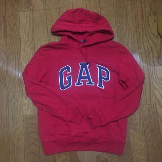 ギャップ(GAP)のGAPパーカー赤(パーカー)