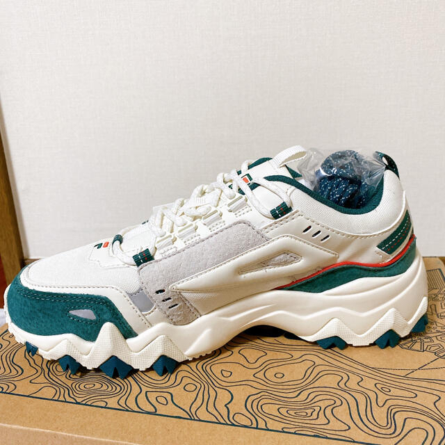 FILA(フィラ)のFILA 緑スニーカー　OAKMONT TR シューズ　BTSテテ着用　韓国 レディースの靴/シューズ(スニーカー)の商品写真