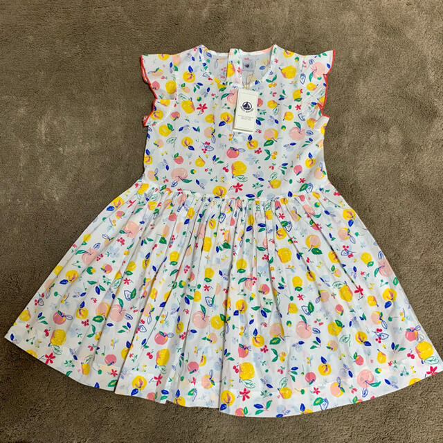 PETIT BATEAU(プチバトー)の☆プチバトー☆プリントワンピース　8才サイズ キッズ/ベビー/マタニティのキッズ服女の子用(90cm~)(ワンピース)の商品写真