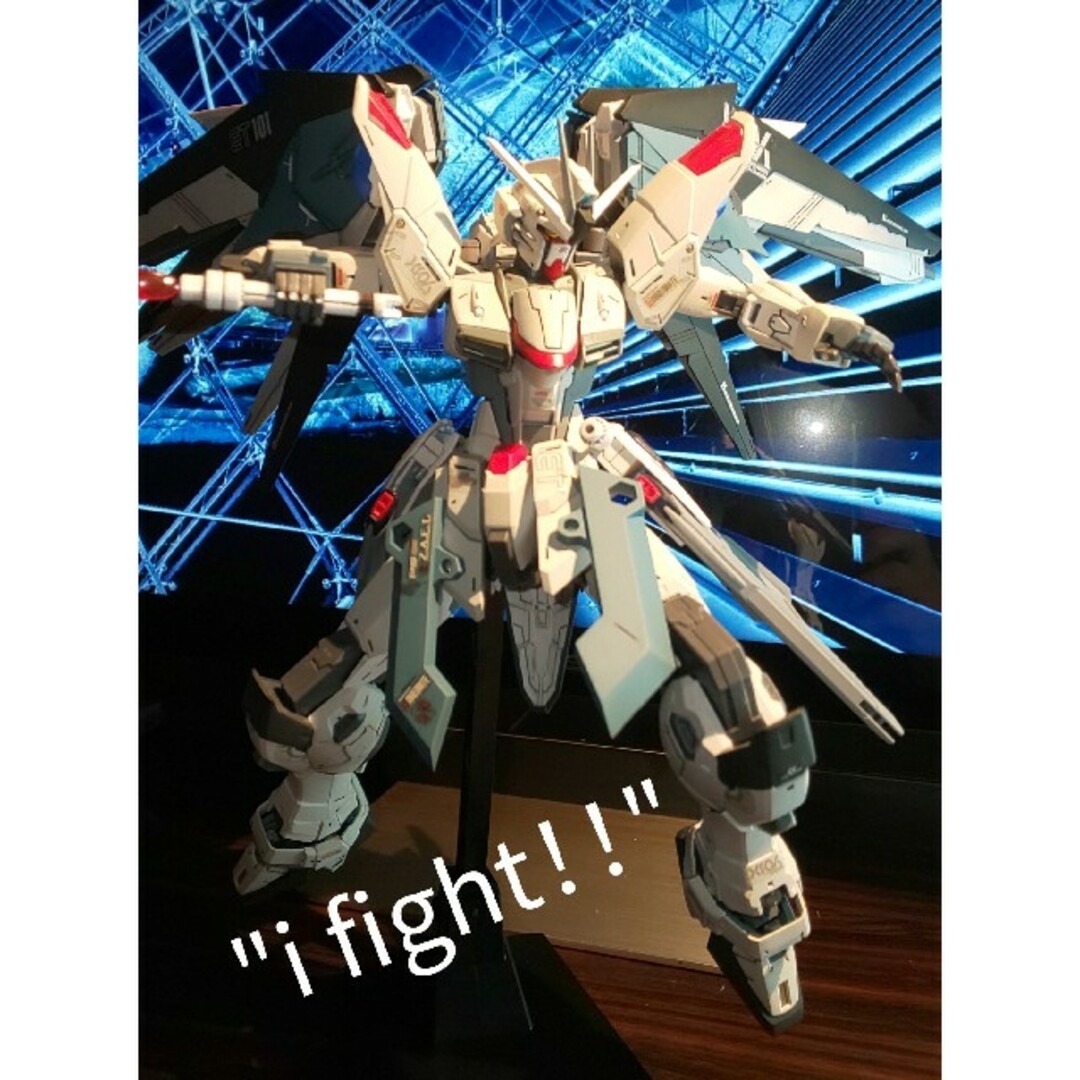 BANDAI(バンダイ)のMG FREEDOM GUNDAMフリーダムガンダムVer.2.0完成品 エンタメ/ホビーのおもちゃ/ぬいぐるみ(プラモデル)の商品写真