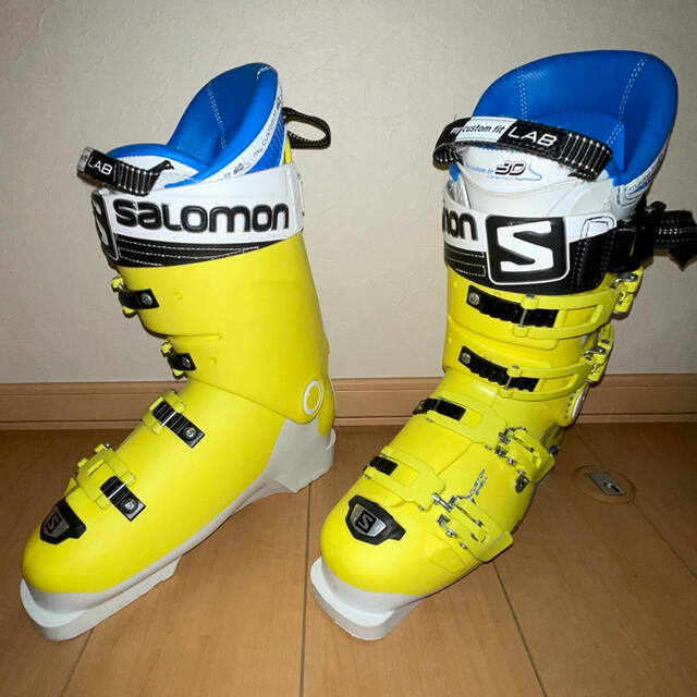 SALOMON(サロモン)の「カズカズ様　専用」サロモン スキーブーツ　XMAX130 26.5  スポーツ/アウトドアのスキー(ブーツ)の商品写真