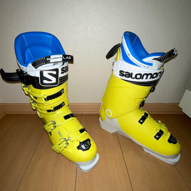 SALOMON(サロモン)の「カズカズ様　専用」サロモン スキーブーツ　XMAX130 26.5  スポーツ/アウトドアのスキー(ブーツ)の商品写真