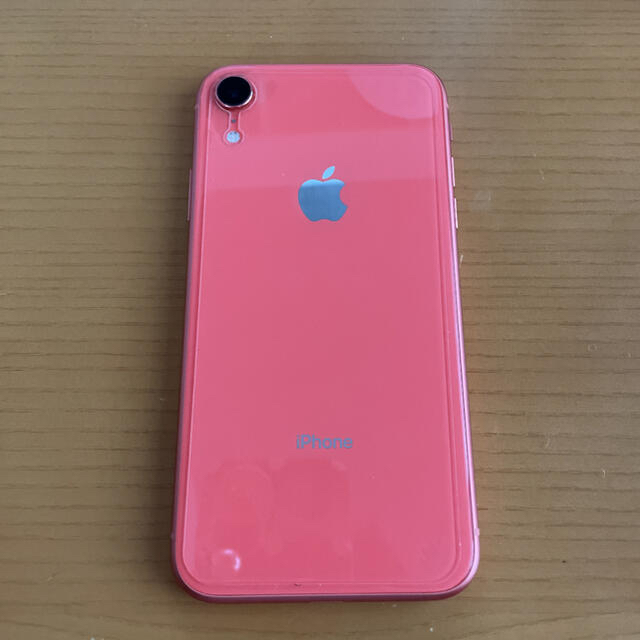 Apple(アップル)のiPhone XR Coral 128GB SIMロック解除　docomo スマホ/家電/カメラのスマートフォン/携帯電話(スマートフォン本体)の商品写真