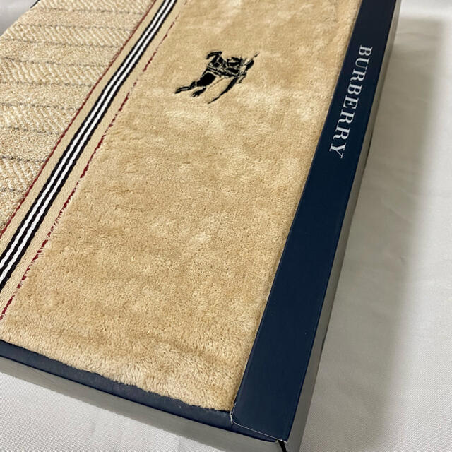 BURBERRY(バーバリー)の【新品】バーバリー★BURBERRY★タオルケット★140×190 インテリア/住まい/日用品の寝具(布団)の商品写真