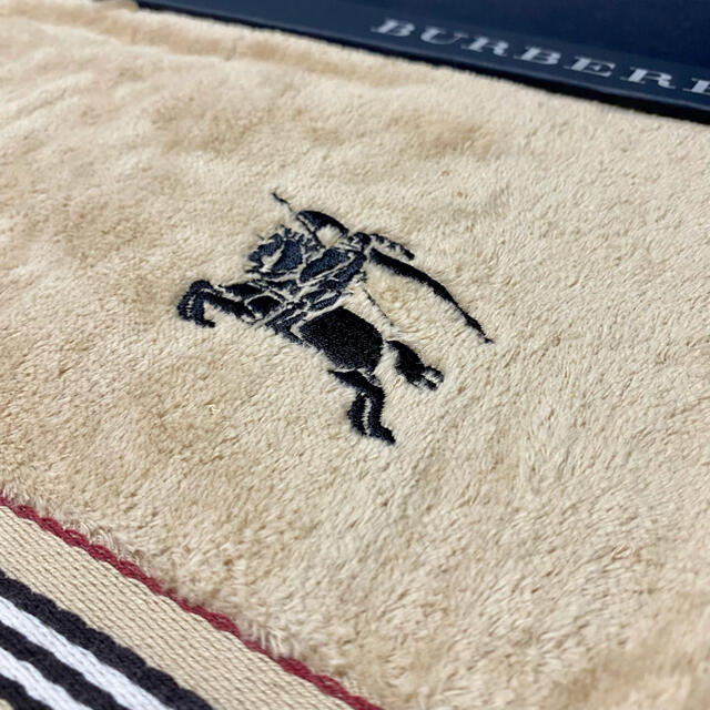 BURBERRY(バーバリー)の【新品】バーバリー★BURBERRY★タオルケット★140×190 インテリア/住まい/日用品の寝具(布団)の商品写真