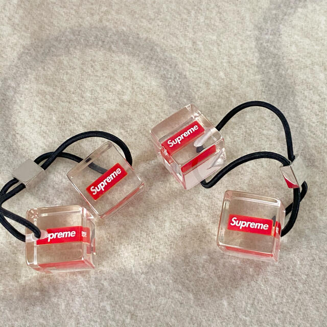 シュシュ Supreme シュプリーム ヘアーアクセサリー の通販 by NYANKY's shop|シュプリームならラクマ - Supreme Hair Bobbles オンライン シュシュ Supreme シュプリーム ヘアーアクセサリー の通販 by NYANKY's shop|シュプリームならラクマ - Supreme Hair Bobbles オンライン
