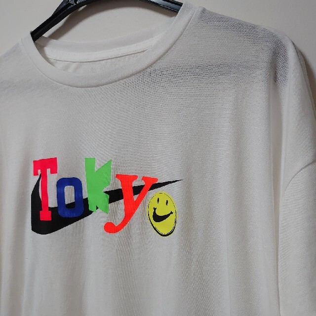 NIKE(ナイキ)の■新品未使用■NIKE  justdoit tokyo ホワイト Tシャツ レディースのトップス(Tシャツ(半袖/袖なし))の商品写真