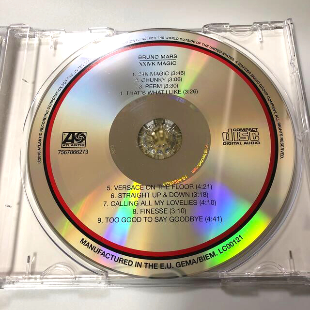 ブルーノ・マーズ　★   24K・マジック　CD エンタメ/ホビーのCD(ポップス/ロック(洋楽))の商品写真