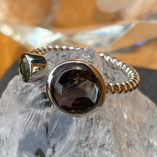 希少‼︎パラサイト隕石＆モルダバイトSV製フリーサイズリング レディースのアクセサリー(リング(指輪))の商品写真