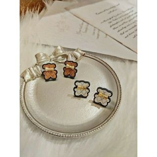 新品 くまちゃん リボン ピアス イヤリング(ピアス)