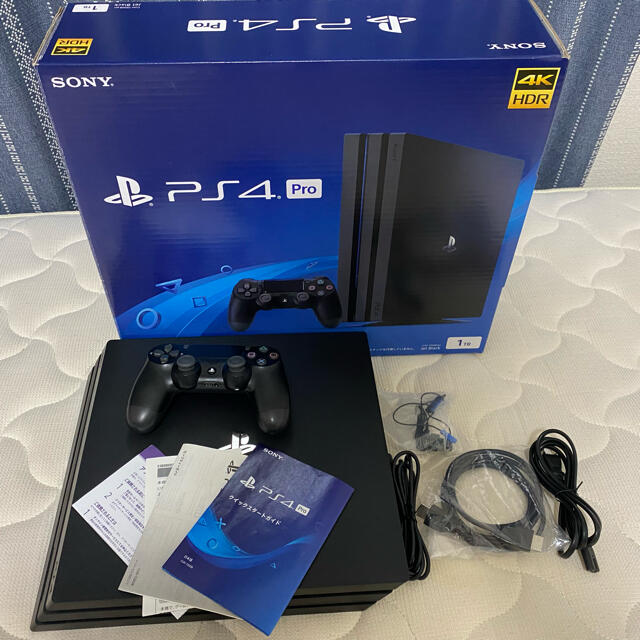 PlayStation 4 Pro  1TB　[CUH-7200BB01]