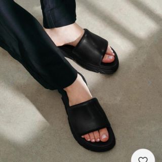 チャールズアンドキース(Charles and Keith)の売切！フラットフォームスライドサンダル(サンダル)