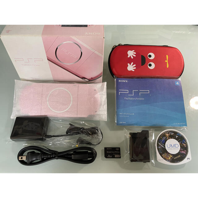 PlayStation Portable(プレイステーションポータブル)の美品　PSP-3000  ブロッサムピンク エンタメ/ホビーのゲームソフト/ゲーム機本体(携帯用ゲーム機本体)の商品写真