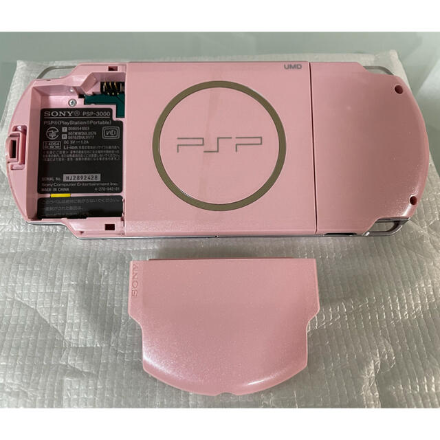 PlayStation Portable(プレイステーションポータブル)の美品　PSP-3000  ブロッサムピンク エンタメ/ホビーのゲームソフト/ゲーム機本体(携帯用ゲーム機本体)の商品写真