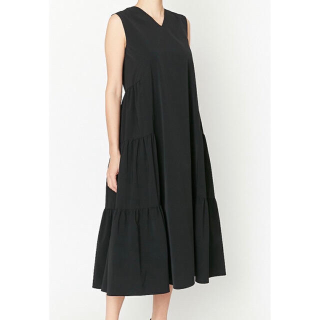 BARNEYS NEW YORK - ヨーコチャン バックティアードマキシドレス