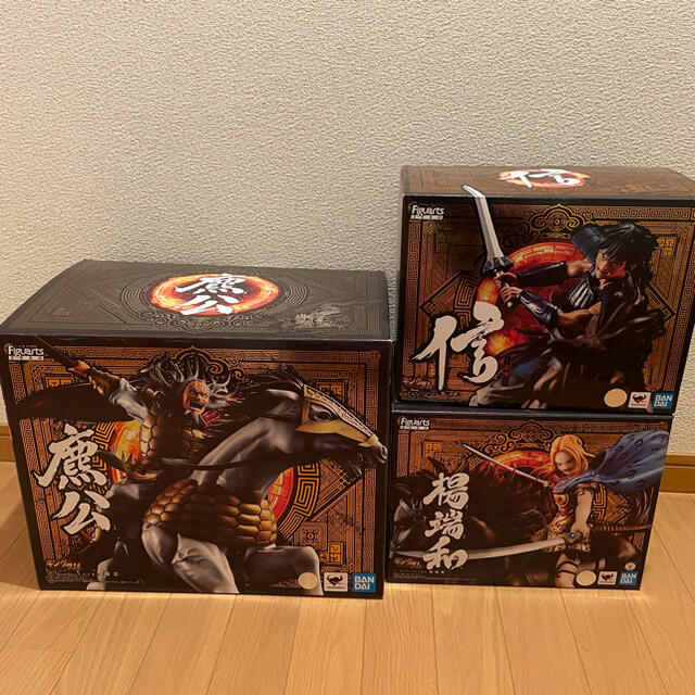 BANDAI(バンダイ)のキングダム フィギュア 信 楊端和 麃公 セット 未使用開封済み エンタメ/ホビーのフィギュア(アニメ/ゲーム)の商品写真