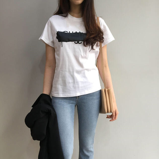 ライト 1点 お洒落　プリント　ティシャツ  ビッグロゴ　韓国ファッション(Tシャツ(半袖/袖なし))