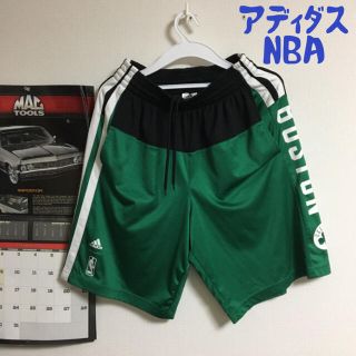 アディダス(adidas)の美品　アディダス　x NBA CELTICS ボストン　ハーフパンツ(ショートパンツ)