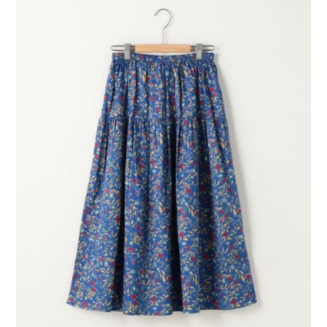 coen(コーエン)のcoen コットンサテン小花柄ロングフレアスカート　ネイビー レディースのスカート(ロングスカート)の商品写真