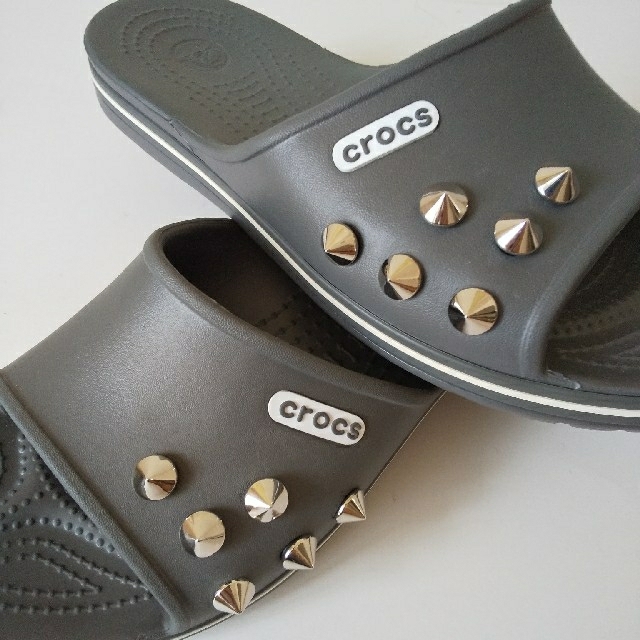 crocs(クロックス)のシルバースタッズ丸型　12個　クロックス用ジャムチャームズ メンズのアクセサリー(その他)の商品写真