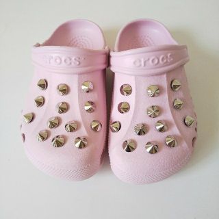 クロックス(crocs)のシルバースタッズ丸型　32個&スタースタッズ2個　ジャムチャームズ(その他)