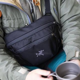 アークテリクス(ARC'TERYX)の【新品】マカ2 アークテリクス ブラック(ボディバッグ/ウエストポーチ)