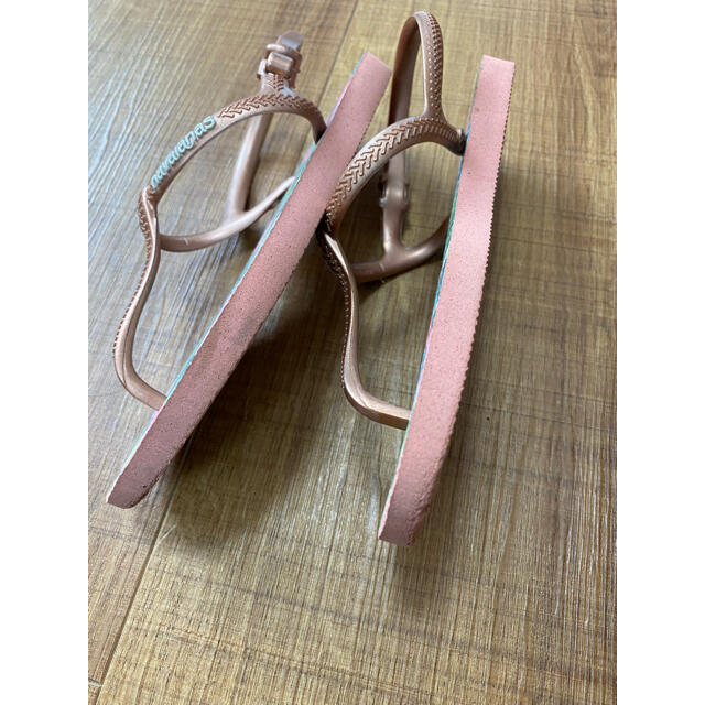 havaianas(ハワイアナス)のキッズ　サンダル キッズ/ベビー/マタニティのキッズ靴/シューズ(15cm~)(サンダル)の商品写真