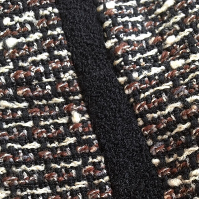 CHANEL(シャネル)のCHANEL ココマークボタン ハイウエストツイード台形スカート レディースのスカート(ミニスカート)の商品写真