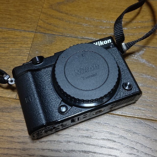 ミラーレスカメラ Nikon 1 J5 本体のみ 人気新品入荷 3640円引き