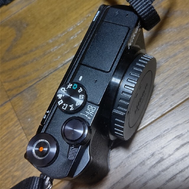 ミラーレスカメラ Nikon 1 J5 本体のみ