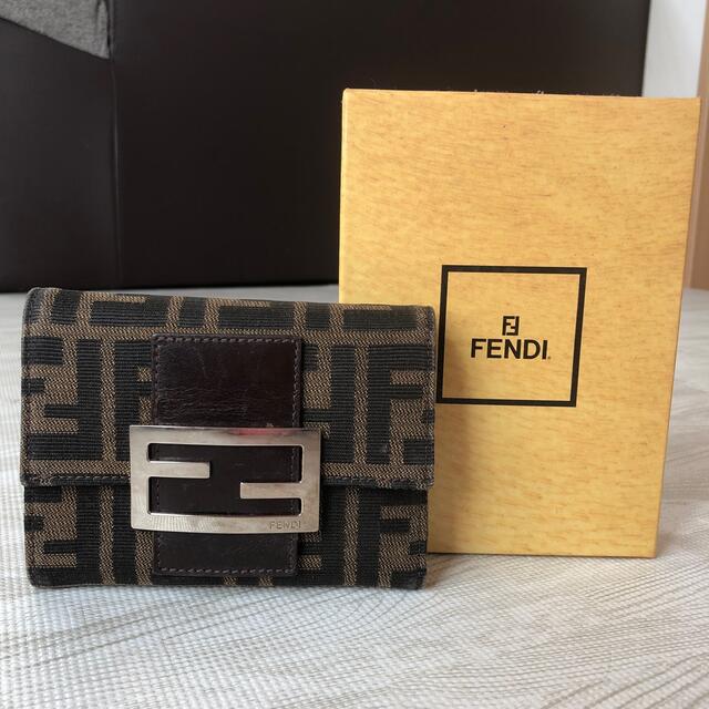 「スーパーデリバリー」 値下げ!!FENDI 財布 三つ折財布 ズッカ柄