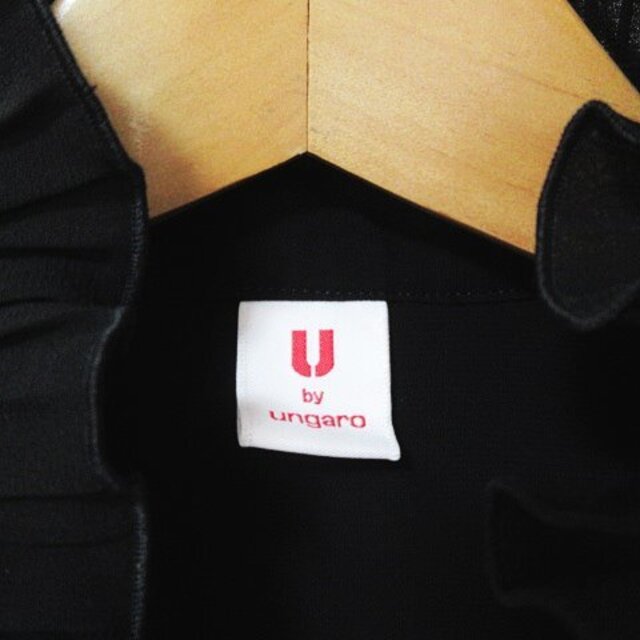 U by ungaro(ユーバイウンガロ)のU by ungaro 美品 シャツ ブラウス 長袖 フリル 黒 ブラック 42 レディースのトップス(シャツ/ブラウス(長袖/七分))の商品写真