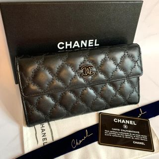 シャネル(CHANEL)のCHANEL シャネル 美品 ダブルステッチ マトラッセ 二つ折り 財布(財布)