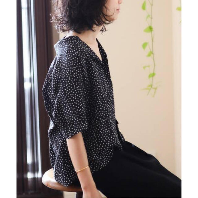 PHEENY(フィーニー)のPHEENY/フィーニー　Rayon dot シャツ レディースのトップス(シャツ/ブラウス(半袖/袖なし))の商品写真