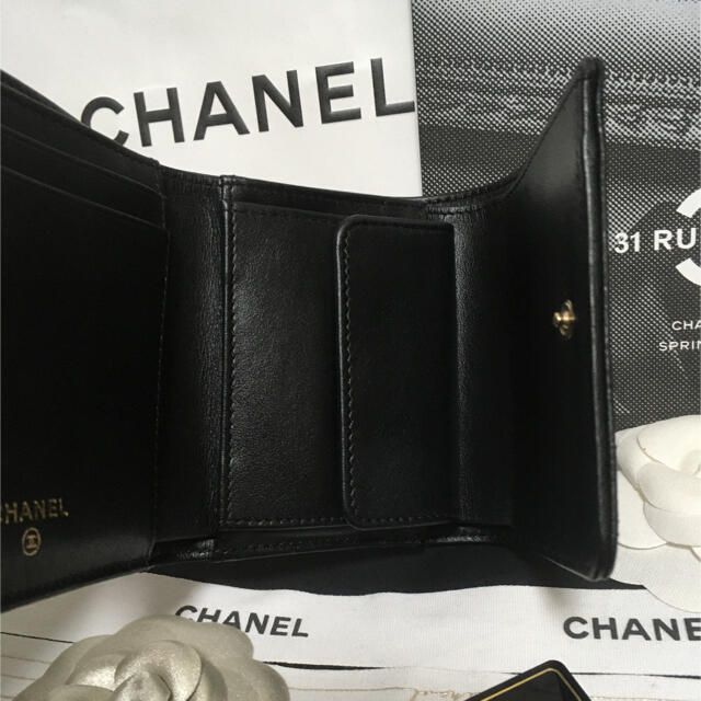 CHANEL(シャネル)の超美品 ★ CHANEL シャネル キャビアスキン 三つ折り財布 正規品 レディースのファッション小物(財布)の商品写真