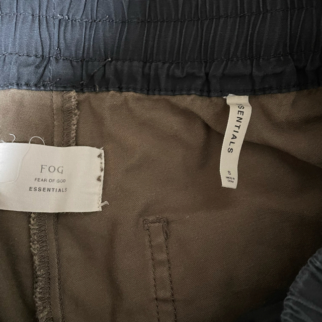 FEAR OF GOD(フィアオブゴッド)のFOG ESSENTIALS Drawstring Trouser Pants メンズのパンツ(その他)の商品写真
