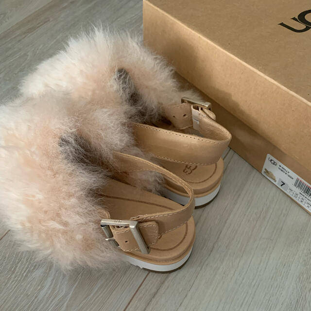 UGG(アグ)の[新品・未使用] UGG サンダル 24 レディースの靴/シューズ(サンダル)の商品写真