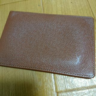 ルイヴィトン(LOUIS VUITTON)のカード入れ？パスポート入れ？(名刺入れ/定期入れ)