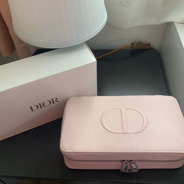 Dior(ディオール)のDiorポーチ エンタメ/ホビーのコレクション(ノベルティグッズ)の商品写真