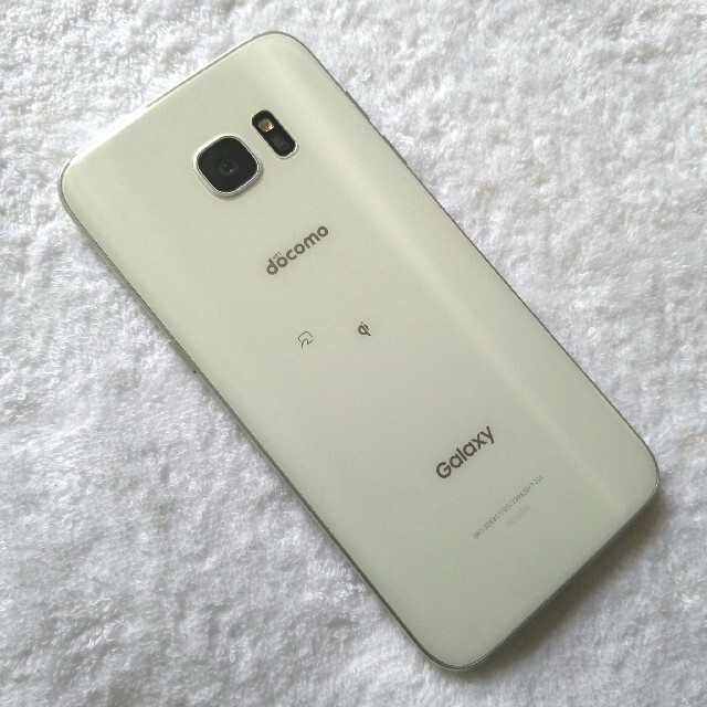 Galaxy(ギャラクシー)の【ゆき様専用】Galaxy s7 edge ドコモ 白 ジャンク スマホ/家電/カメラのスマートフォン/携帯電話(スマートフォン本体)の商品写真