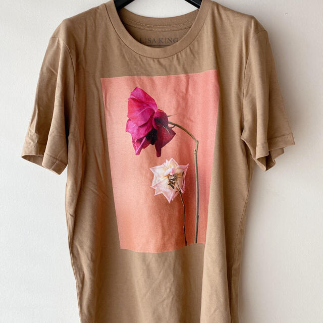 Drawer(ドゥロワー)の完売　ドゥロワー　別注　リサキング　フラワーTシャツ レディースのトップス(Tシャツ(半袖/袖なし))の商品写真