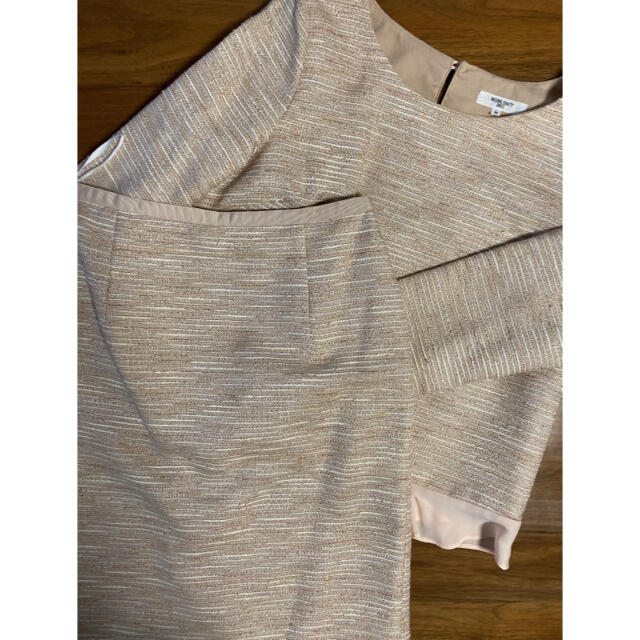 NATURAL BEAUTY BASIC(ナチュラルビューティーベーシック)のナチュラルビューティーベーシック　セットアップ　ピンクラメ　M  レディースのフォーマル/ドレス(スーツ)の商品写真