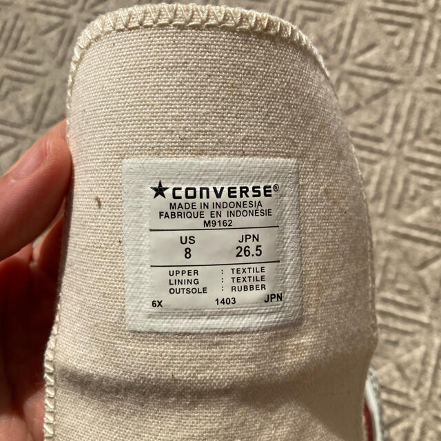 CONVERSE(コンバース)のコンバース　ベージュ　生成り　ハイカット　タグ付新品　難あり メンズの靴/シューズ(スニーカー)の商品写真