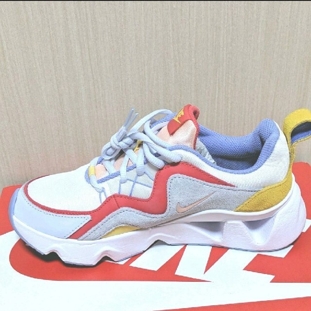 NIKE(ナイキ)のNIKE　スニーカー　23cm レディースの靴/シューズ(スニーカー)の商品写真