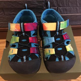 キーン(KEEN)のKEEN キッズサンダル　rainbow tie dye newport H2(サンダル)