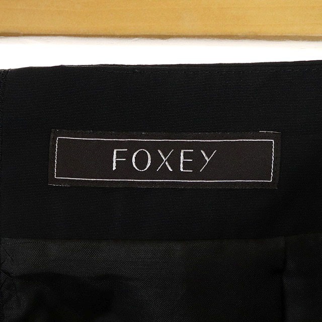 FOXEY(フォクシー)のフォクシー FOXEY フレアスカート ひざ丈 タック 38 黒 ブラック レディースのスカート(ひざ丈スカート)の商品写真